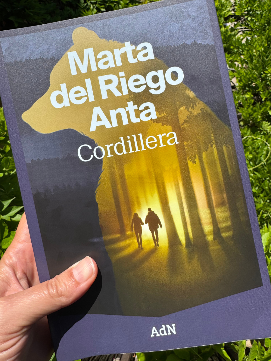 Portada del libro de Marta del Riego Anta Cordillera, de la editorial AdN