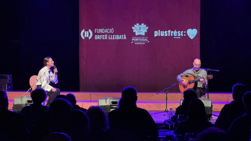 Cierre del concierto de Presidencial (Ana Margarida, Márcio Silva y António Reis) en InterFado 2026 en el Orfeó Lleidatà.
